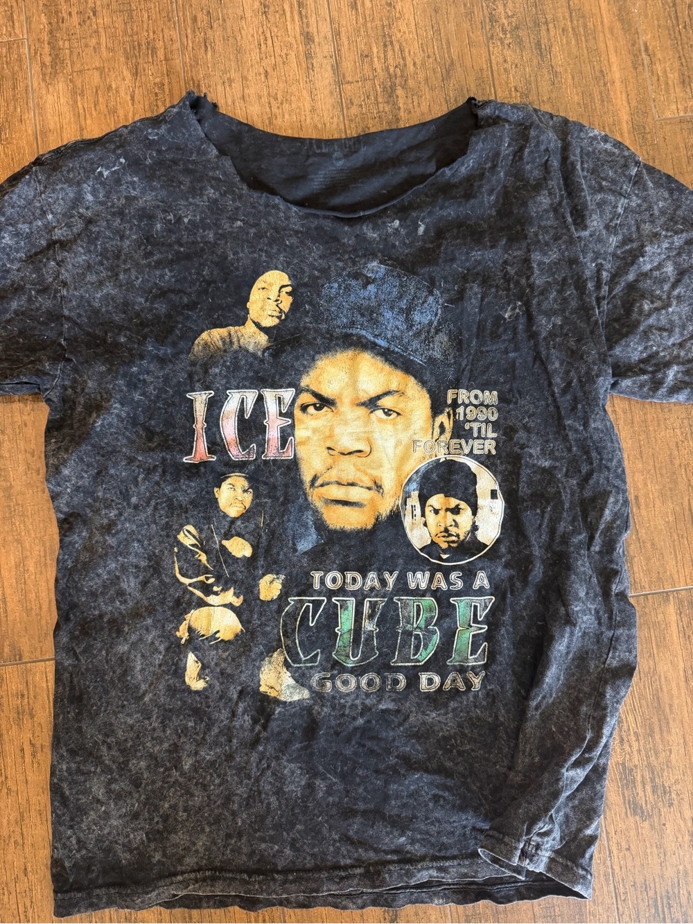 Ice Cube Black  Graphic Kids Tee with Gold green   xl please see description